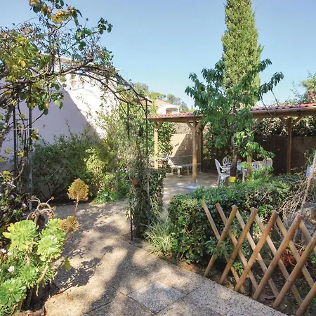 Appartement Three-bedroom In *